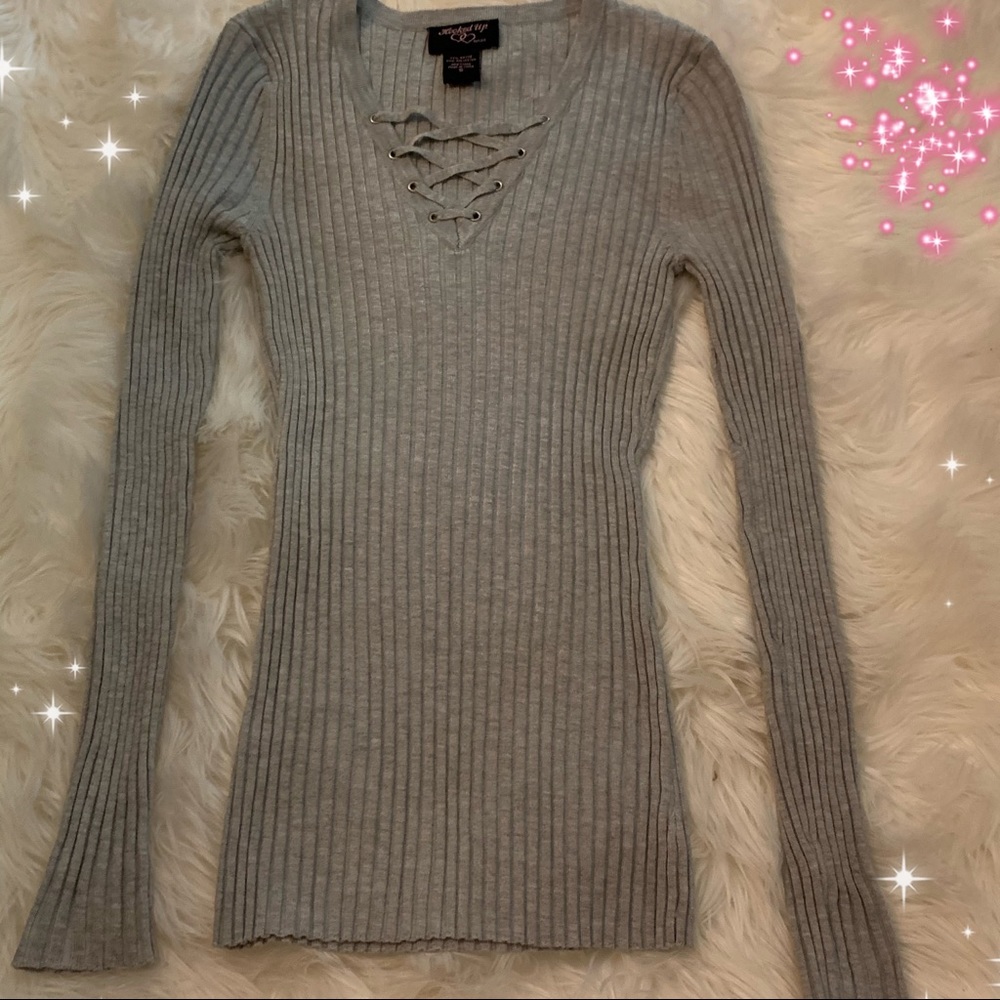very stretchy grey long sleeve shirt small